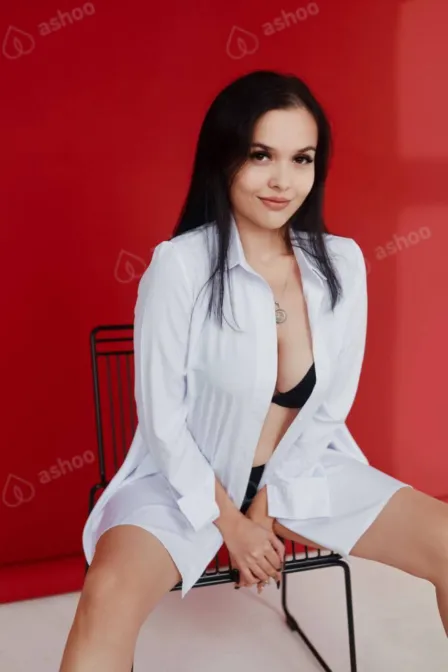 Оля